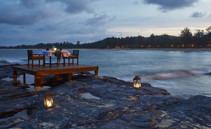 Dining On The Rocks